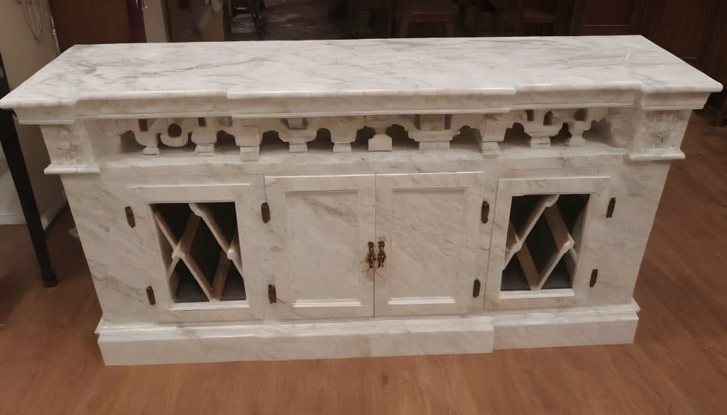 Picture of a Marble-Stone-Wine-Cabinet (picture by didisomm)